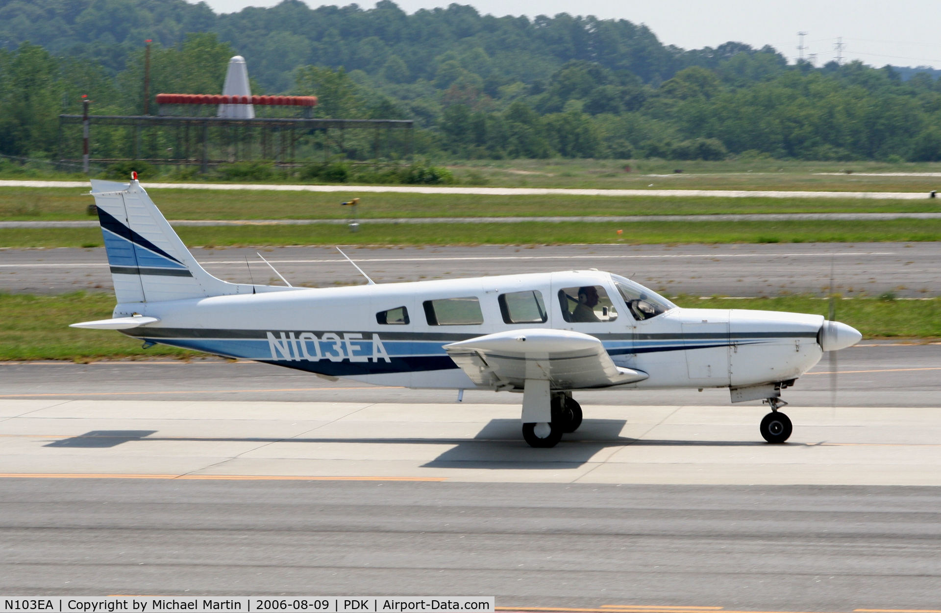 N103EA, 1976 Piper PA-32R-300 Cherokee Lance C/N 32R-7780054, Taxing to Runway 2R
