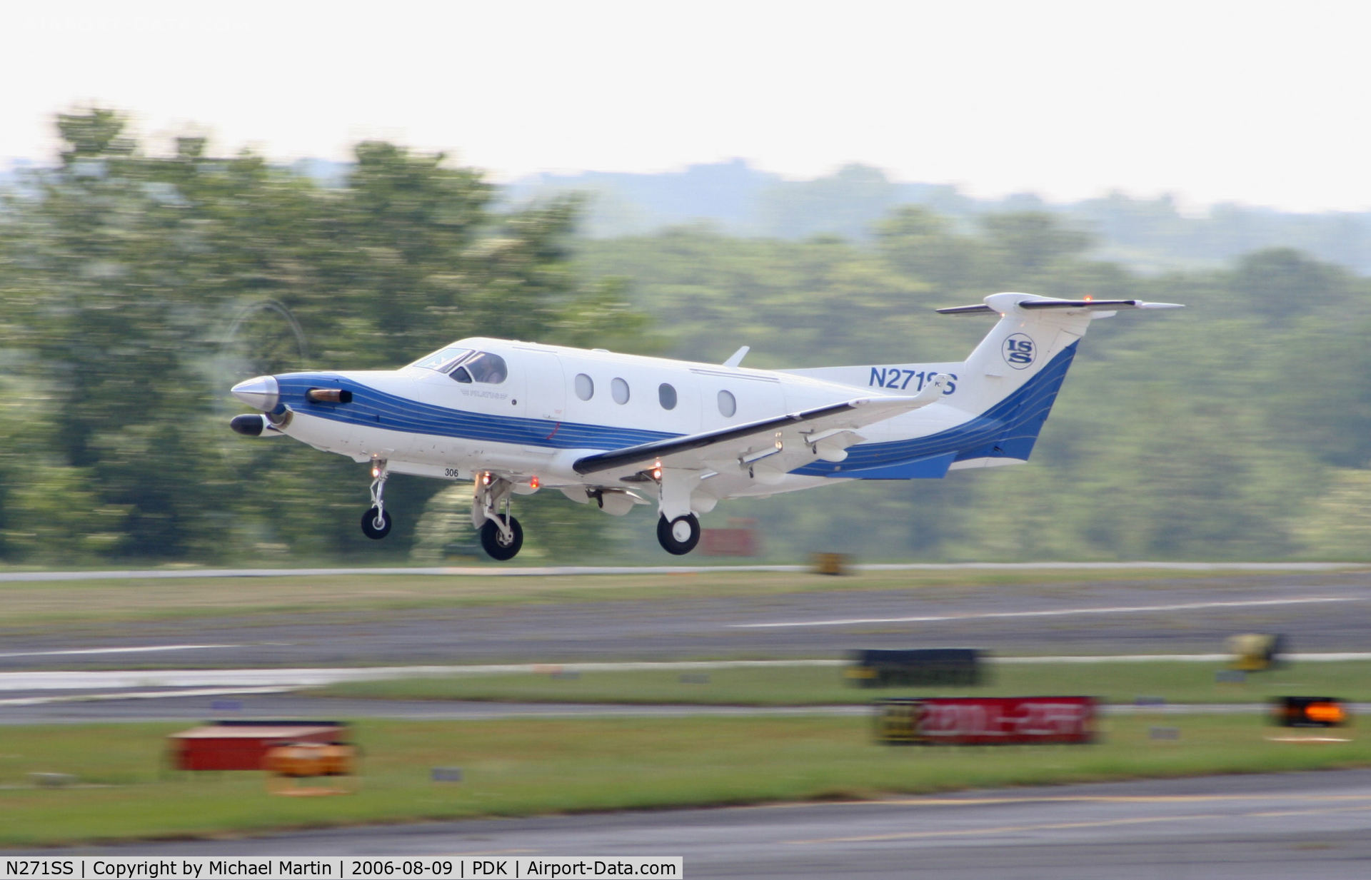 N271SS, 2000 Pilatus PC-12/45 C/N 306, Departing Runway 2R