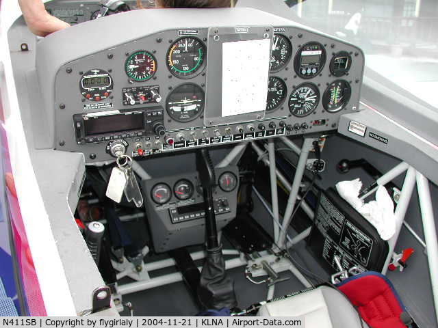 N411SB, 1998 Extra EA-300/200 C/N 024, the cockpit