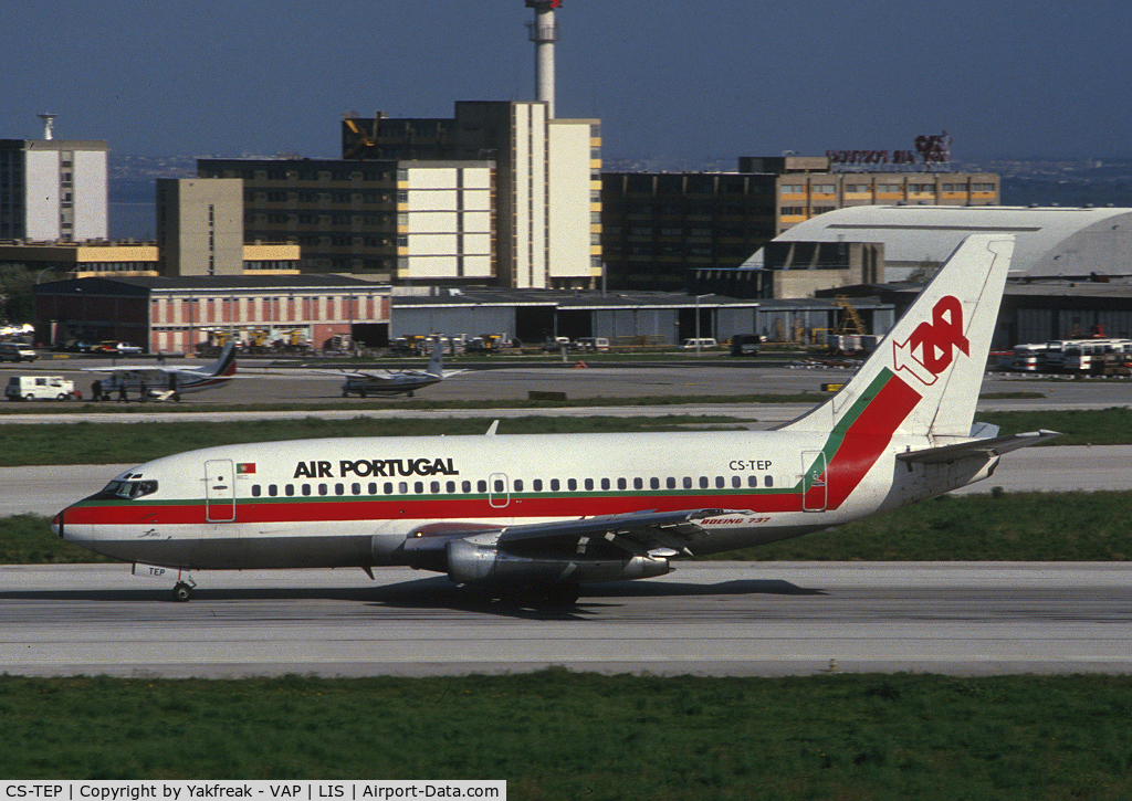 CS-TEP, 1983 Boeing 737-282 C/N 23046, TAP Air Portugal Boeing 737-200 landing at LIS