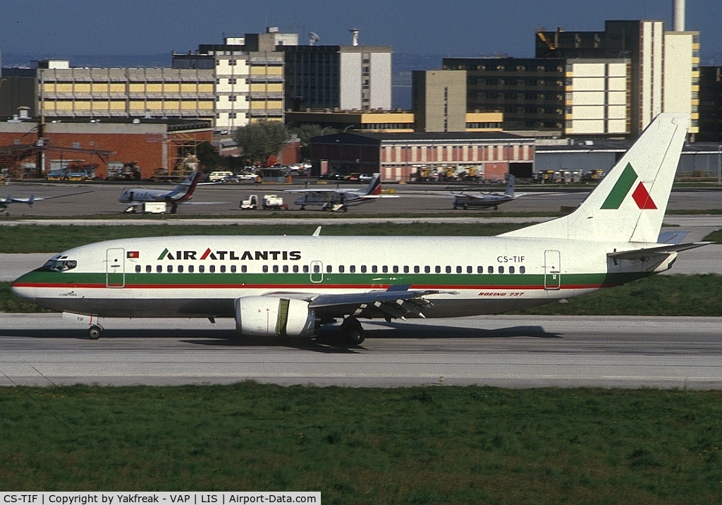 CS-TIF, 1988 Boeing 737-3K9 C/N 24212, Air Atlantis Boeing 737-300 landing at LIS