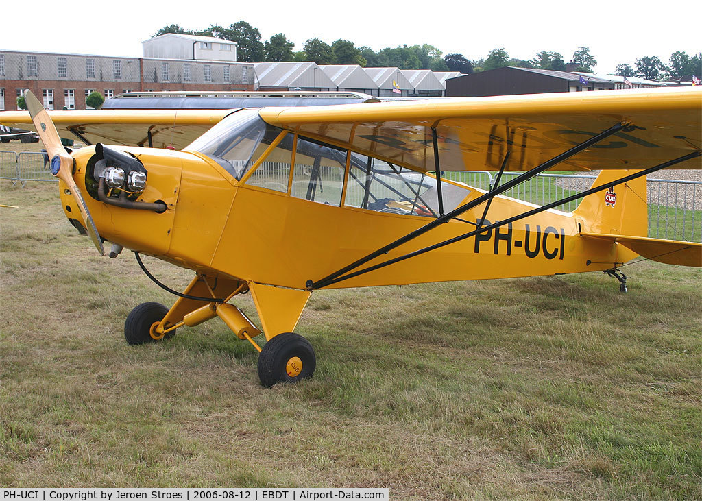 PH-UCI, Piper J3C-65 Cub C/N 13351, Oldtimer FLY-IN 2006