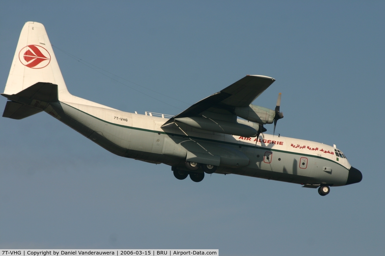 7T-VHG, 1981 Lockheed L-100-30 Hercules (L-382G) C/N 382-4880, descending to rwy 02 + crashed in Italy on August 13, 2006