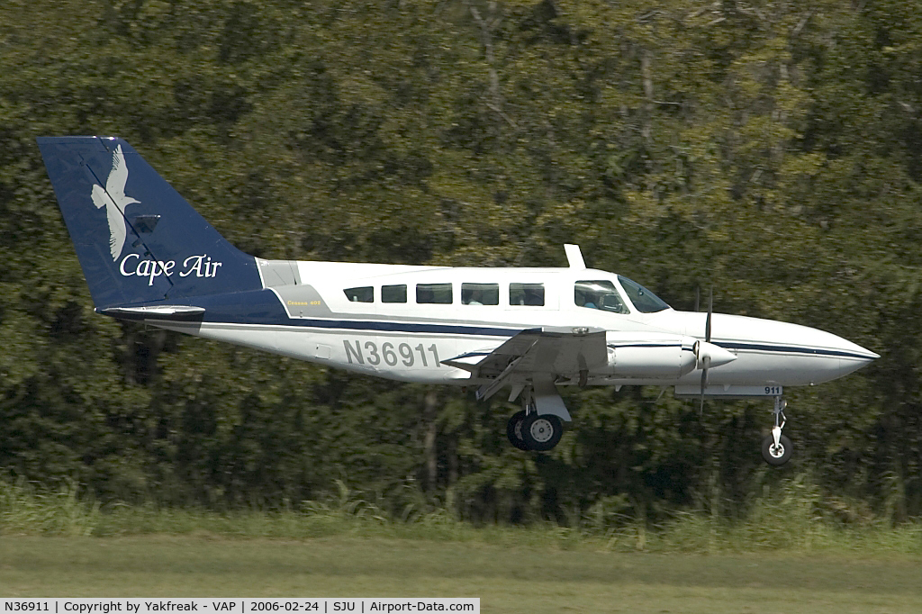 N36911, 1980 Cessna 402C II C/N 402C0314, Cessna 402 of Cape Air landing at SJU