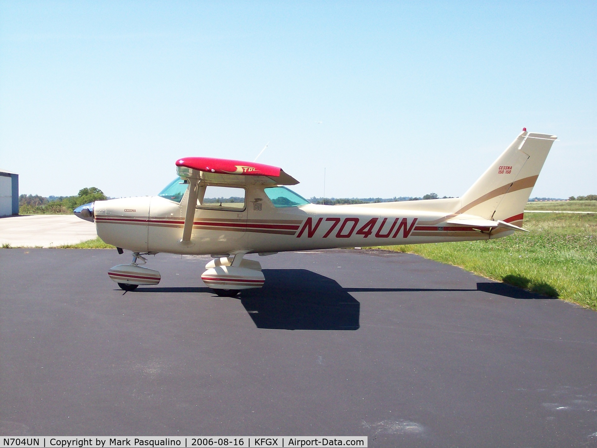 N704UN, 1976 Cessna 150M C/N 15078886, Cessna 150