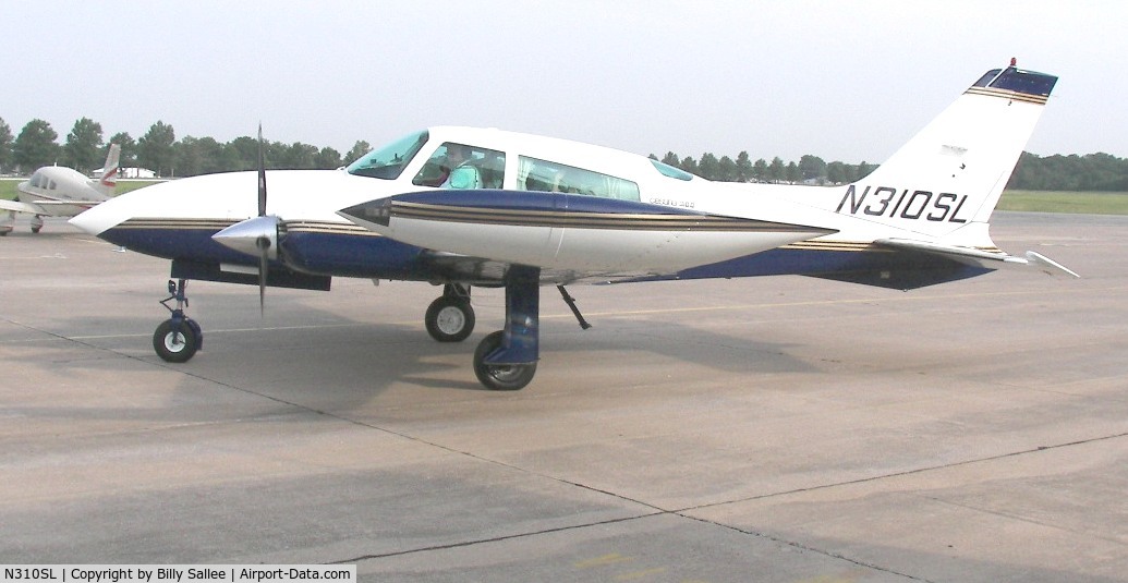 N310SL, 1975 Cessna 310R C/N 310R0234, good looking 310