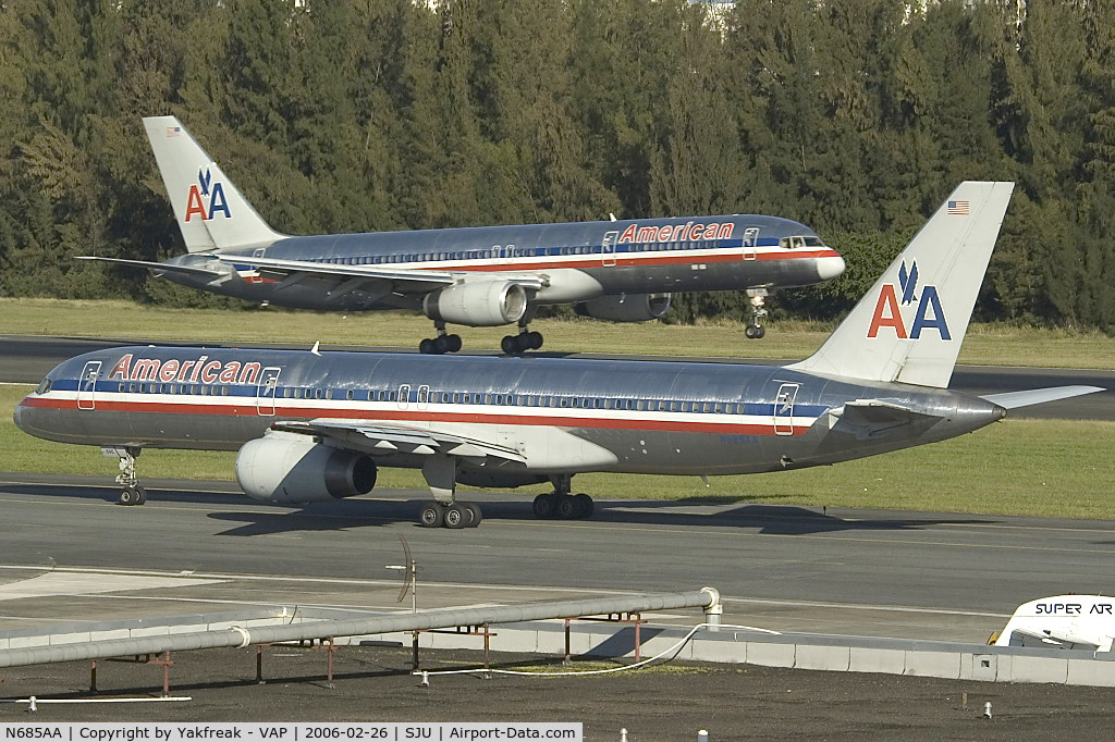 N685AA, 1992 Boeing 757-223 C/N 25342, 2 American Airlines Boeing 757-200