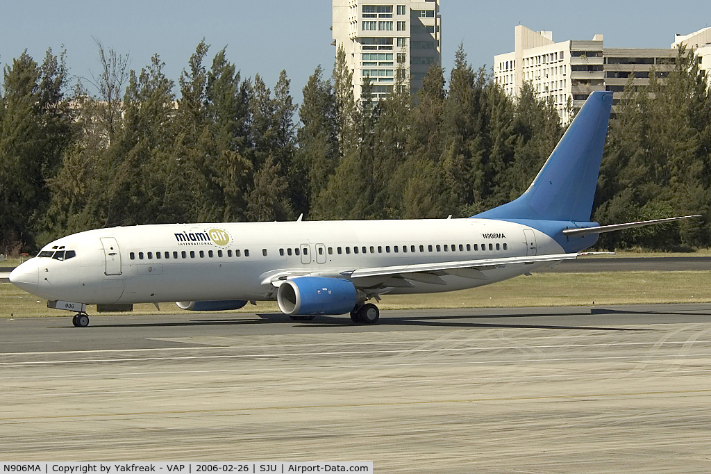 N906MA, 2000 Boeing 737-81Q C/N 29052, Miami Air Boeing 737-800 in basic Excel Airways colros
