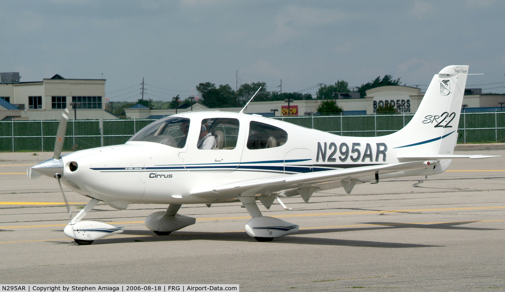 N295AR, 2001 Cirrus SR22 C/N 0028, Cirrus doing a runup before taking 19 for departure.