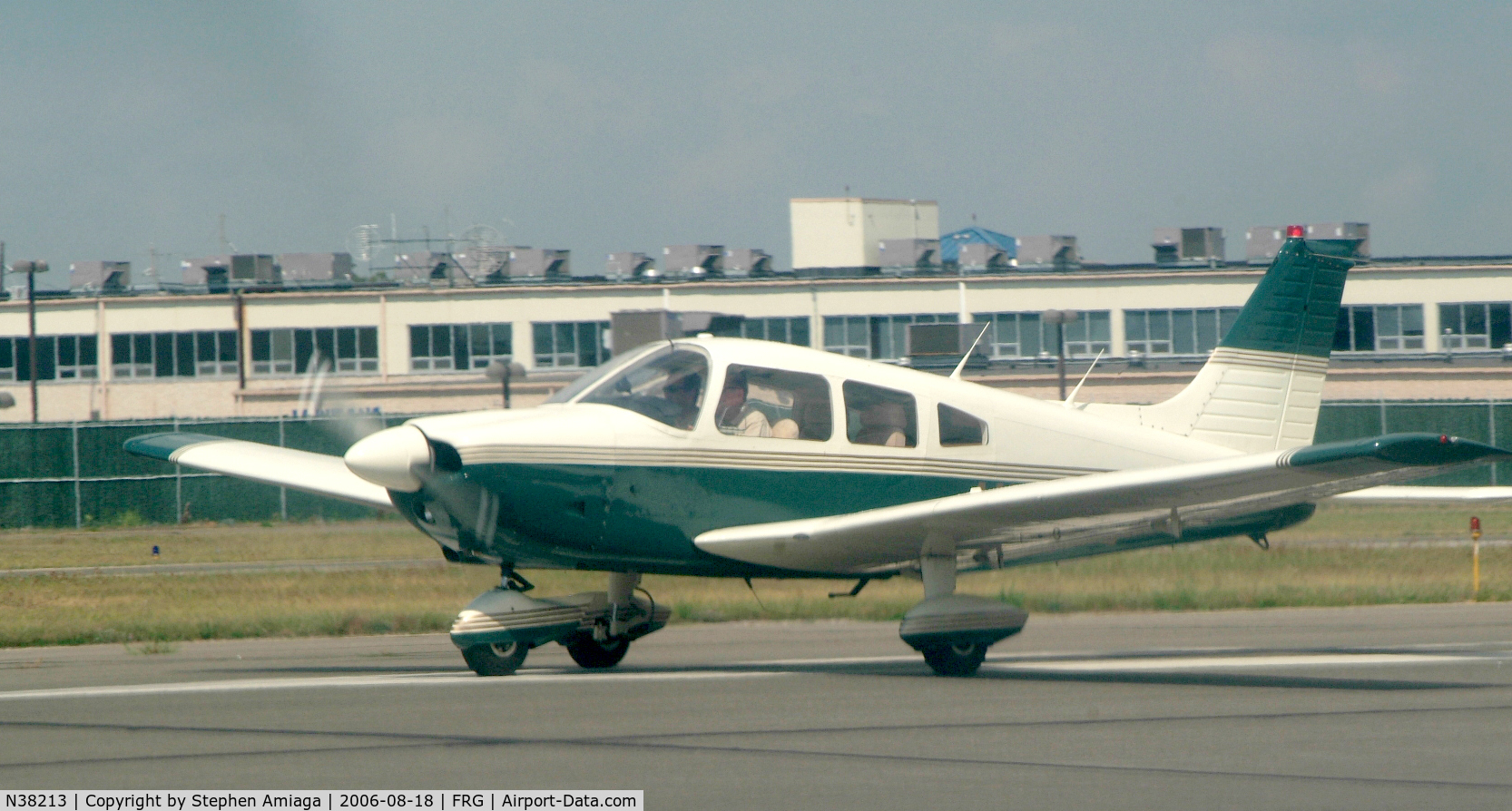 N38213, 1977 Piper PA-28-181 C/N 28-7790529, Archer 213 position and hold, RWY 19.
