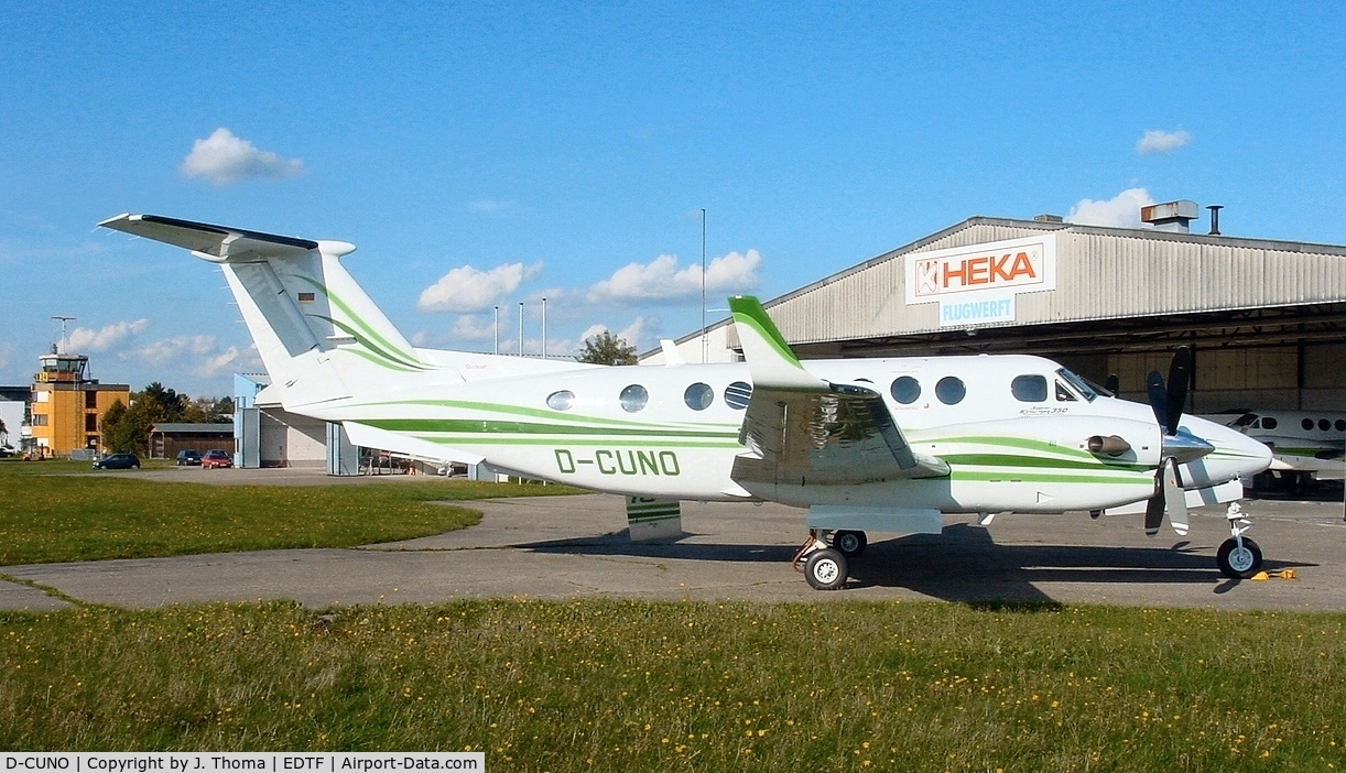 D-CUNO, 2001 Beechcraft B300 King Air 350 C/N FL-311, plane crashed 300 meters before RWY into a forest
