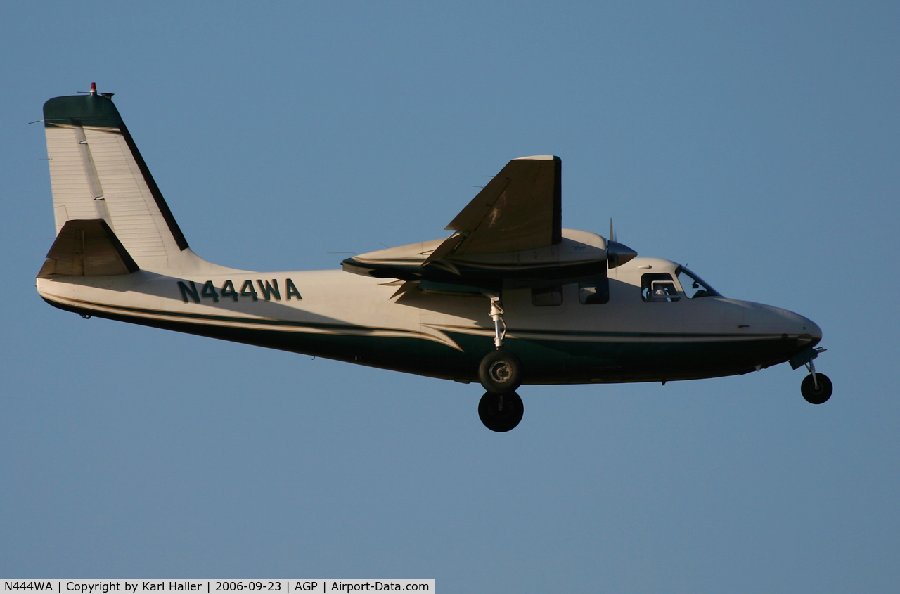 N444WA, Aero Commander 500-A C/N 500A-1272-95, final in the morning to RWY 31