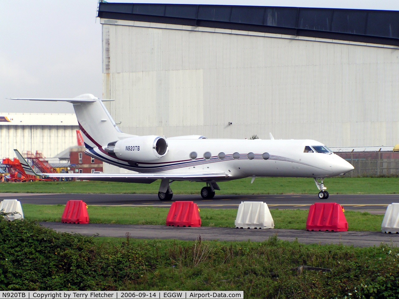 N920TB, 1994 Gulfstream Aerospace G-IV C/N 1254, at Luton (EGGW)
