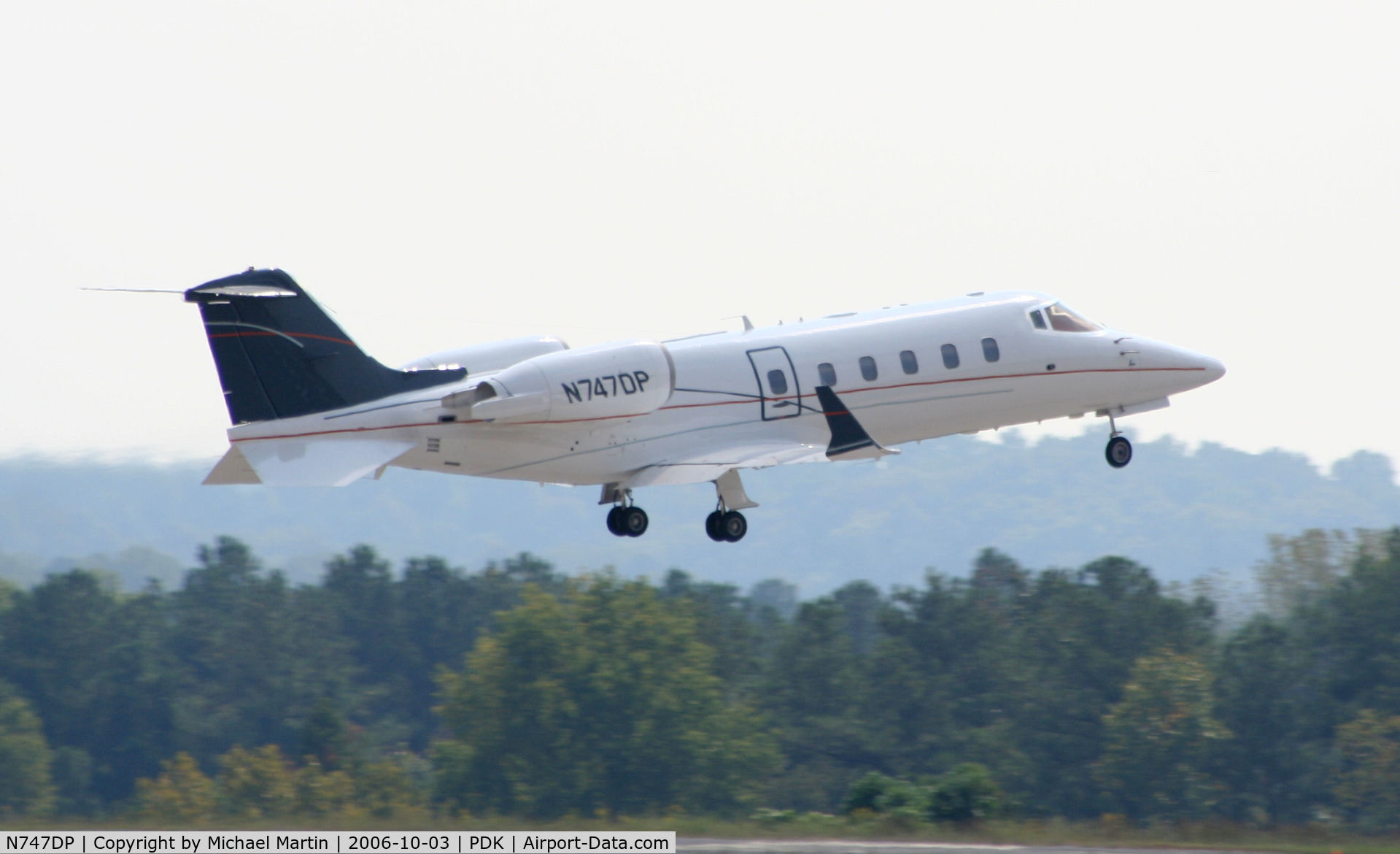 N747DP, 2002 Learjet Inc 60 C/N 251, Departing PDK enroute to UGN