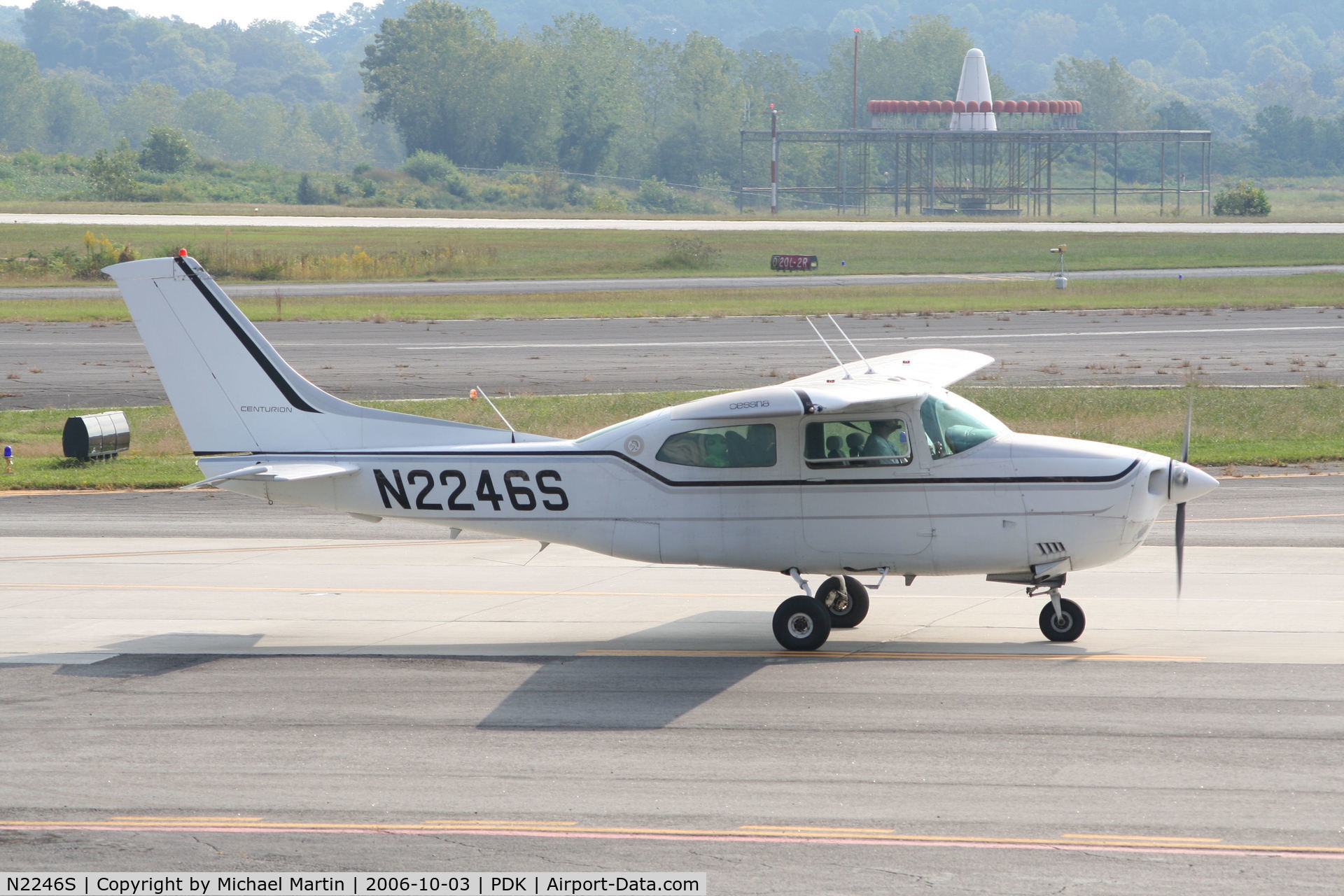 N2246S, 1976 Cessna 210L Centurion C/N 21061190, Taxing to Runway 2L