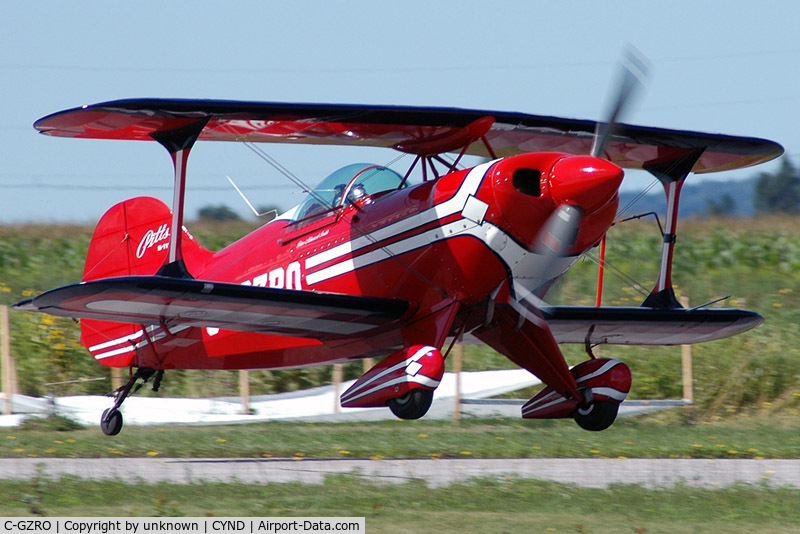 C-GZRO, Pitts S-1T Special C/N 1024, Landing a Pitts on a narrow runway is tricky!