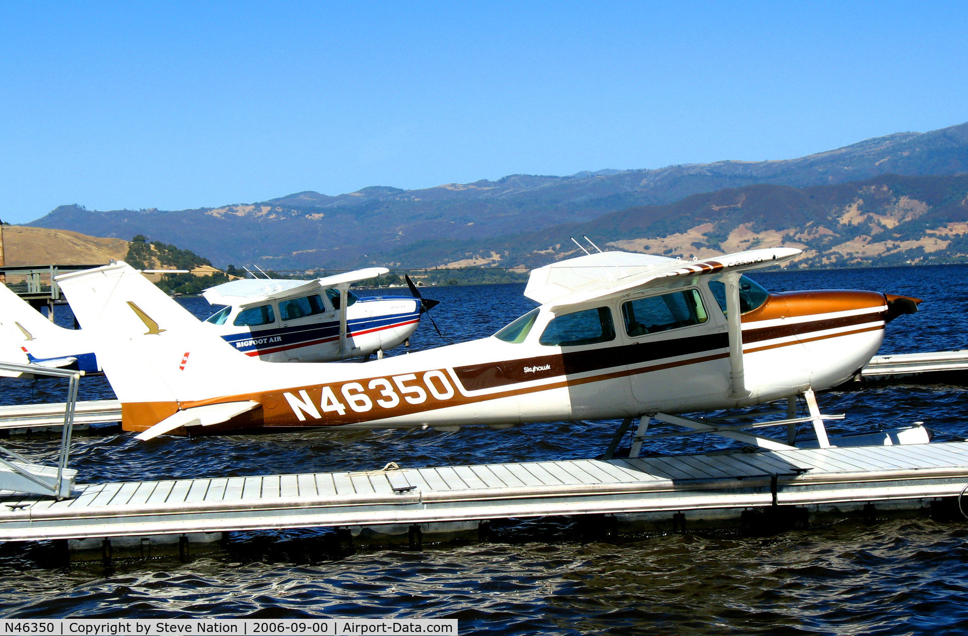 N46350, 1968 Cessna 172K Skyhawk C/N 17257203, Phoenix Flying Club 1968 Cessna 172K moored at Skylark Shores Motel, Lakeport, CA for 2006 Clear Lake Splash-in