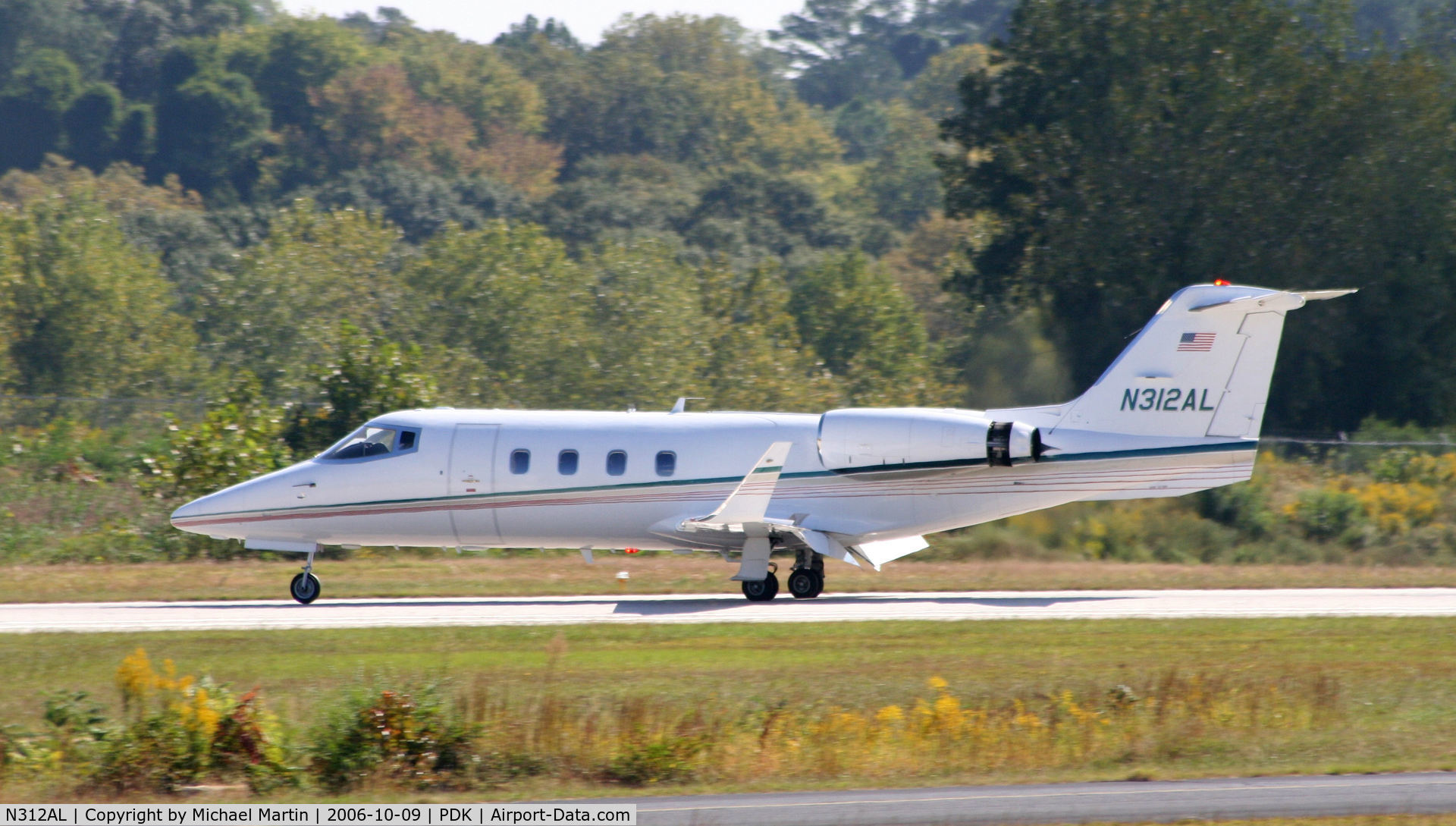 N312AL, 2001 Learjet 60 C/N 225, Landing Runway 2R