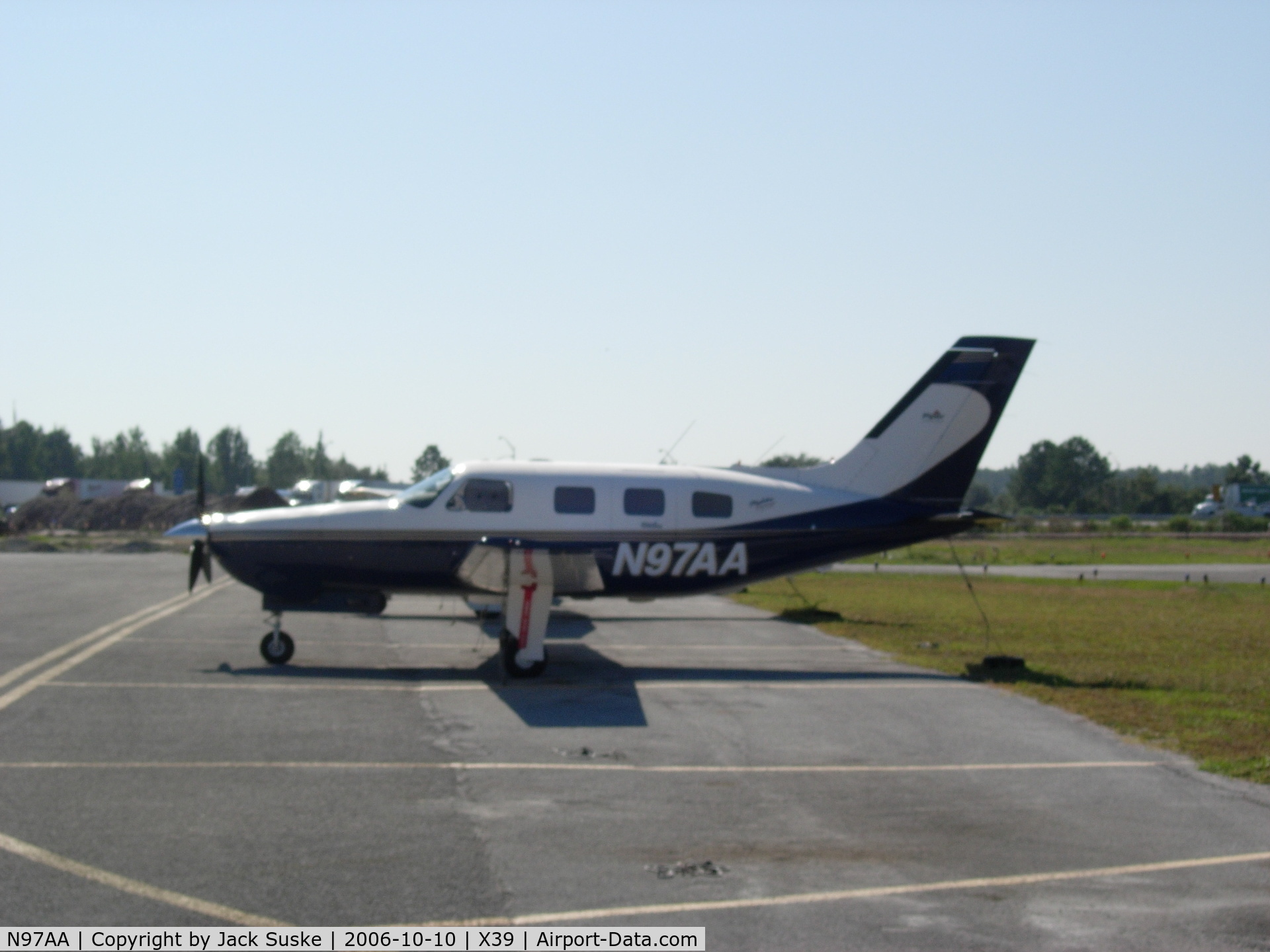 N97AA, 1999 Piper PA-46-350P Malibu Mirage C/N 4636235, On ramp