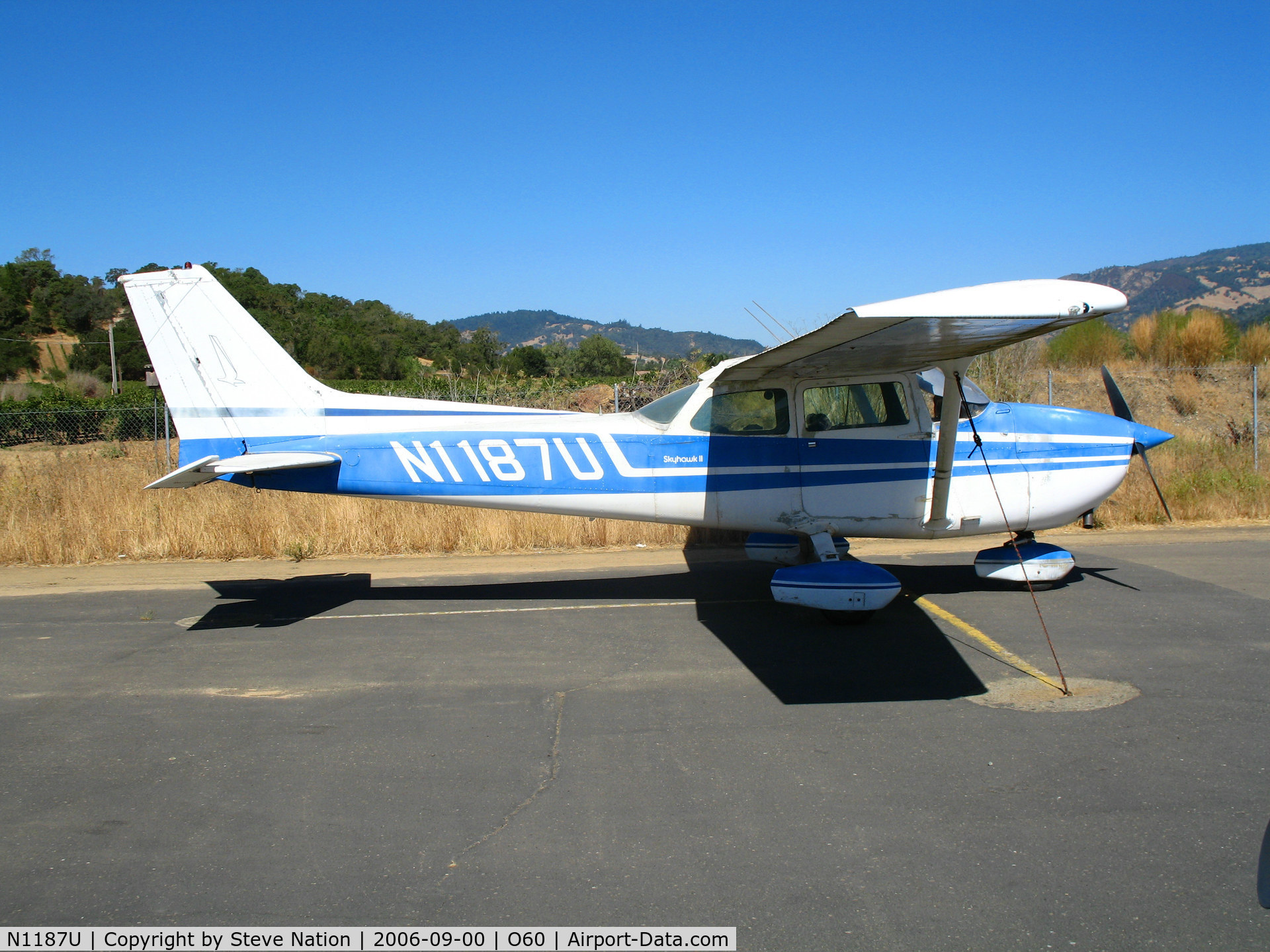 N1187U, 1976 Cessna 172M C/N 17266888, 1976 Cessna 172M @ Cloverdale Airport, CA