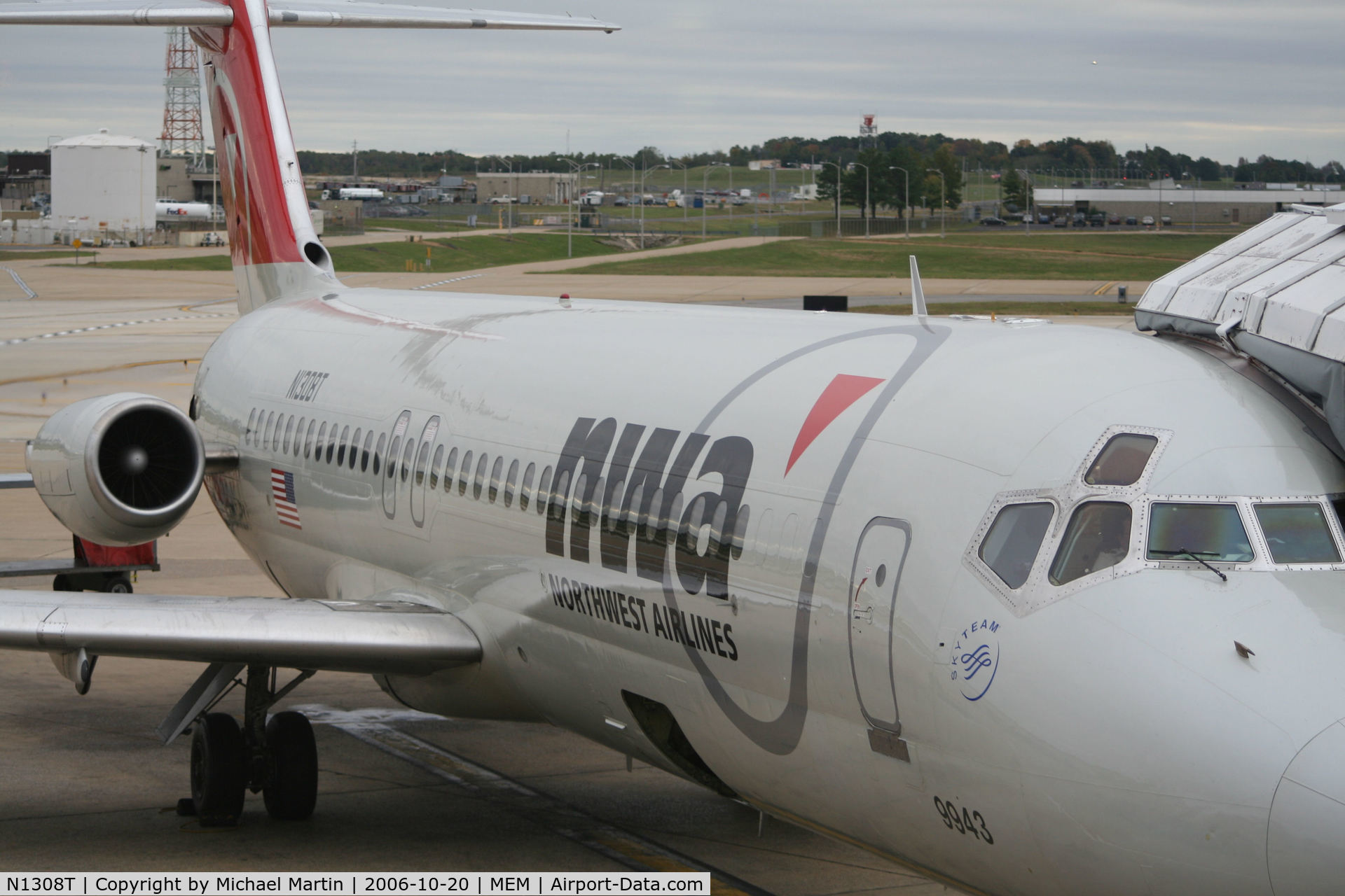 N1308T, 1968 Douglas DC-9-31 C/N 47315, At Terminal