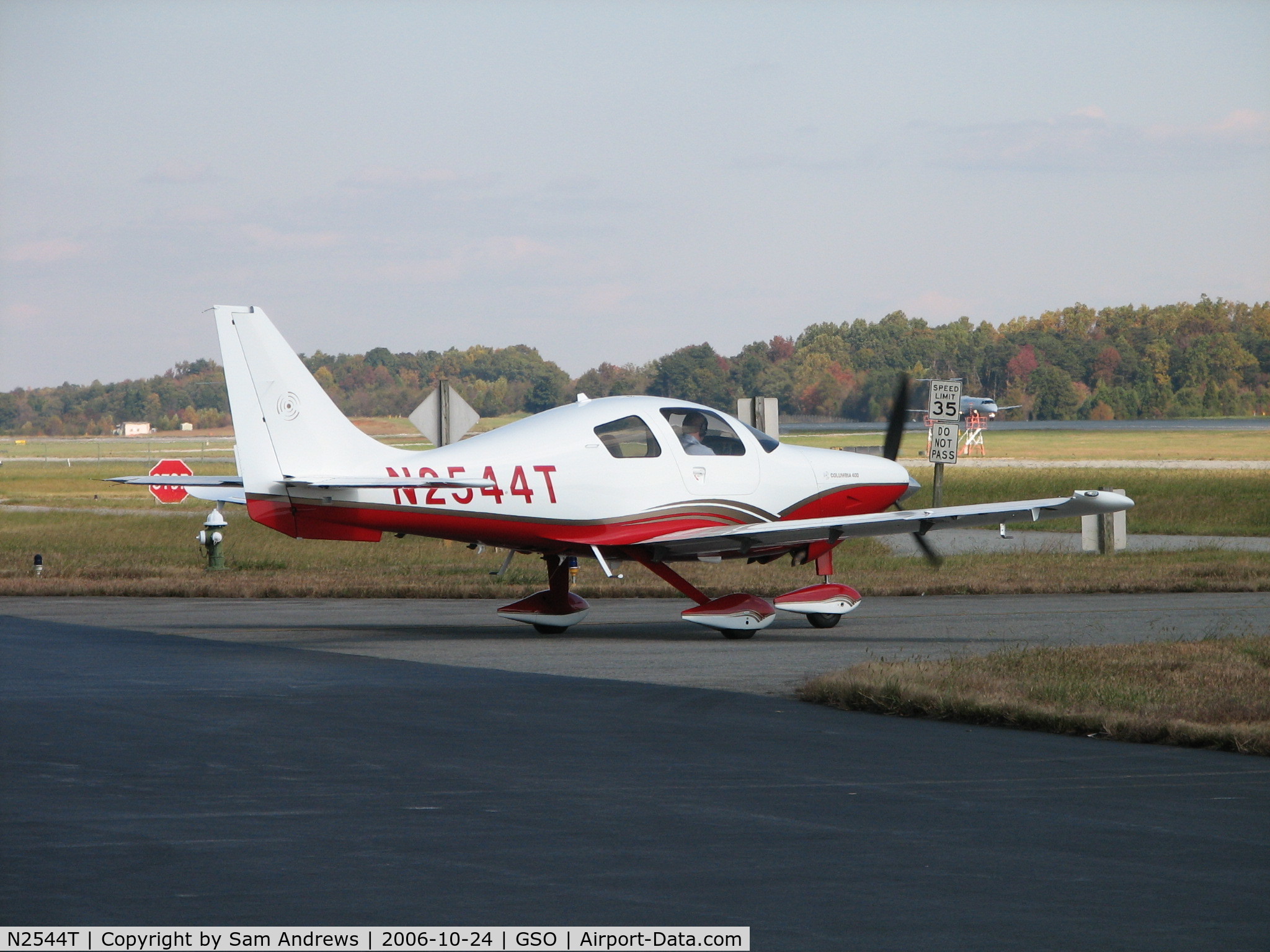 N2544T, 2005 Lancair LC41-550FG C/N 41072, This guy is flying from the right seat.