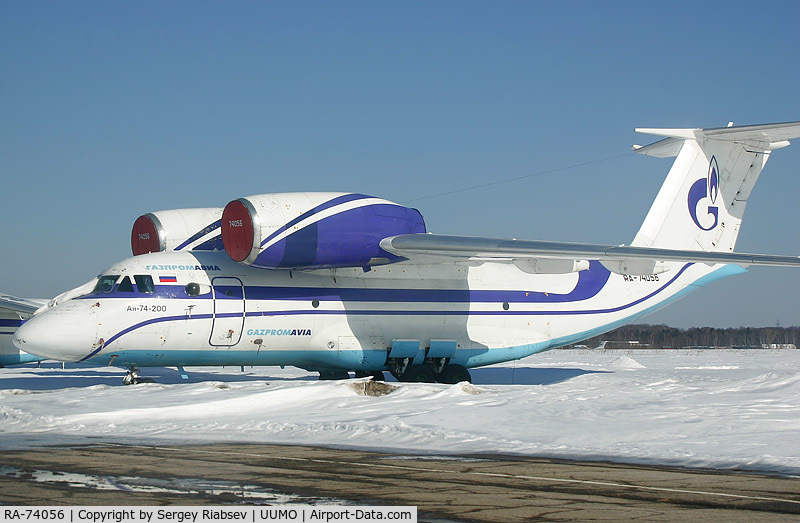 RA-74056, Antonov An-74-200 C/N 36547098951, Gazpromavia