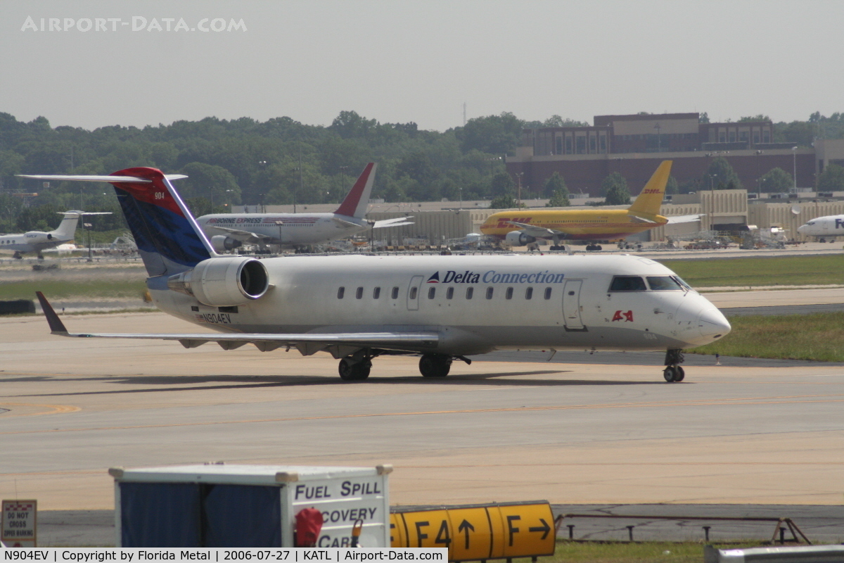 N904EV, 2002 Bombardier CRJ-200ER (CL-600-2B19) C/N 7628, ASA as usual at Atlanta