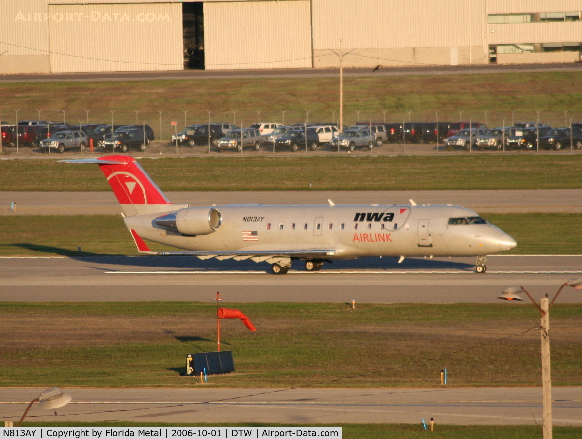 N813AY, 2005 Bombardier CRJ-200LR (CL-600-2B19) C/N 8013, Pinnacle