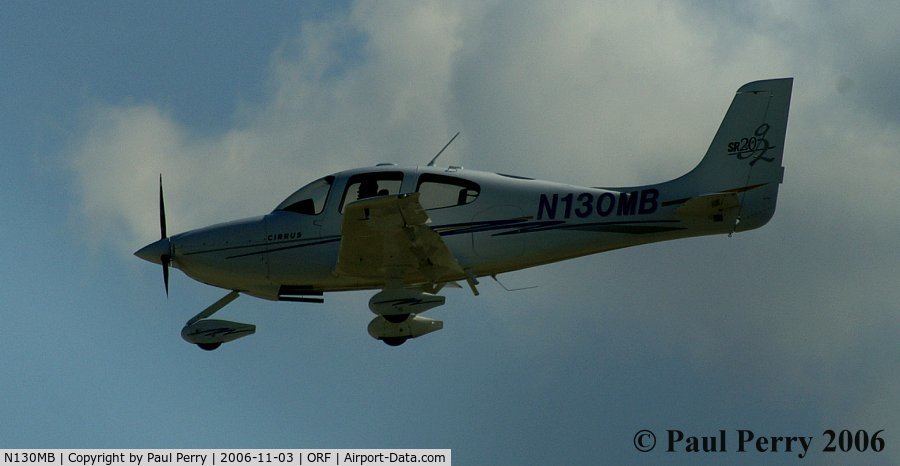 N130MB, 2005 Cirrus SR20 G2 C/N 1516, Coming in to RWY 5, just about over the piano keys