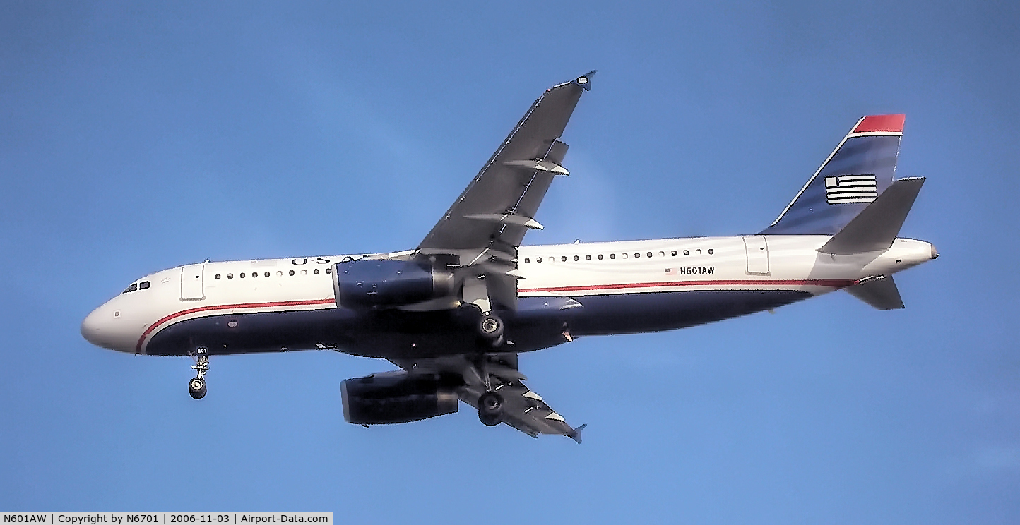 N601AW, 2003 Airbus A320-232 C/N 1935, N601AW in the new US Airways color scheme landing in TPA from PHX