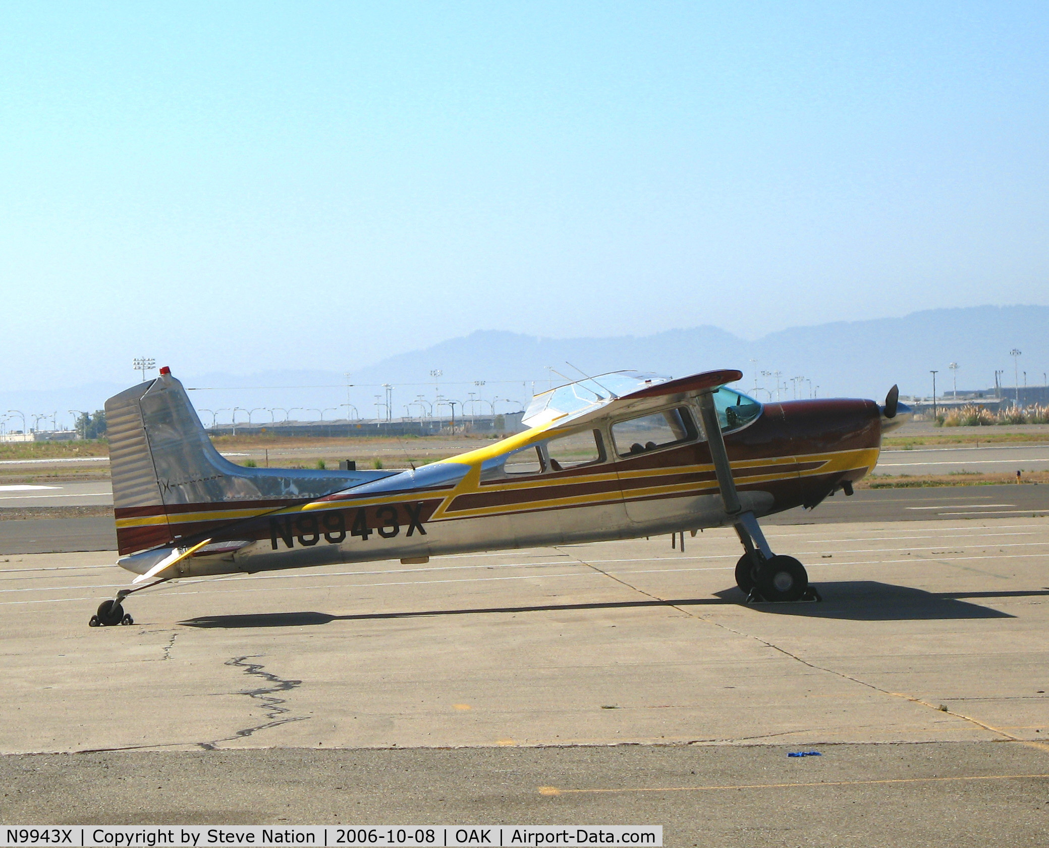 N9943X, 1961 Cessna 185 Skywagon C/N 185-0143, 1961 Cessna 185 visiting from Truckee, CA @ Oakland International Airport, CA