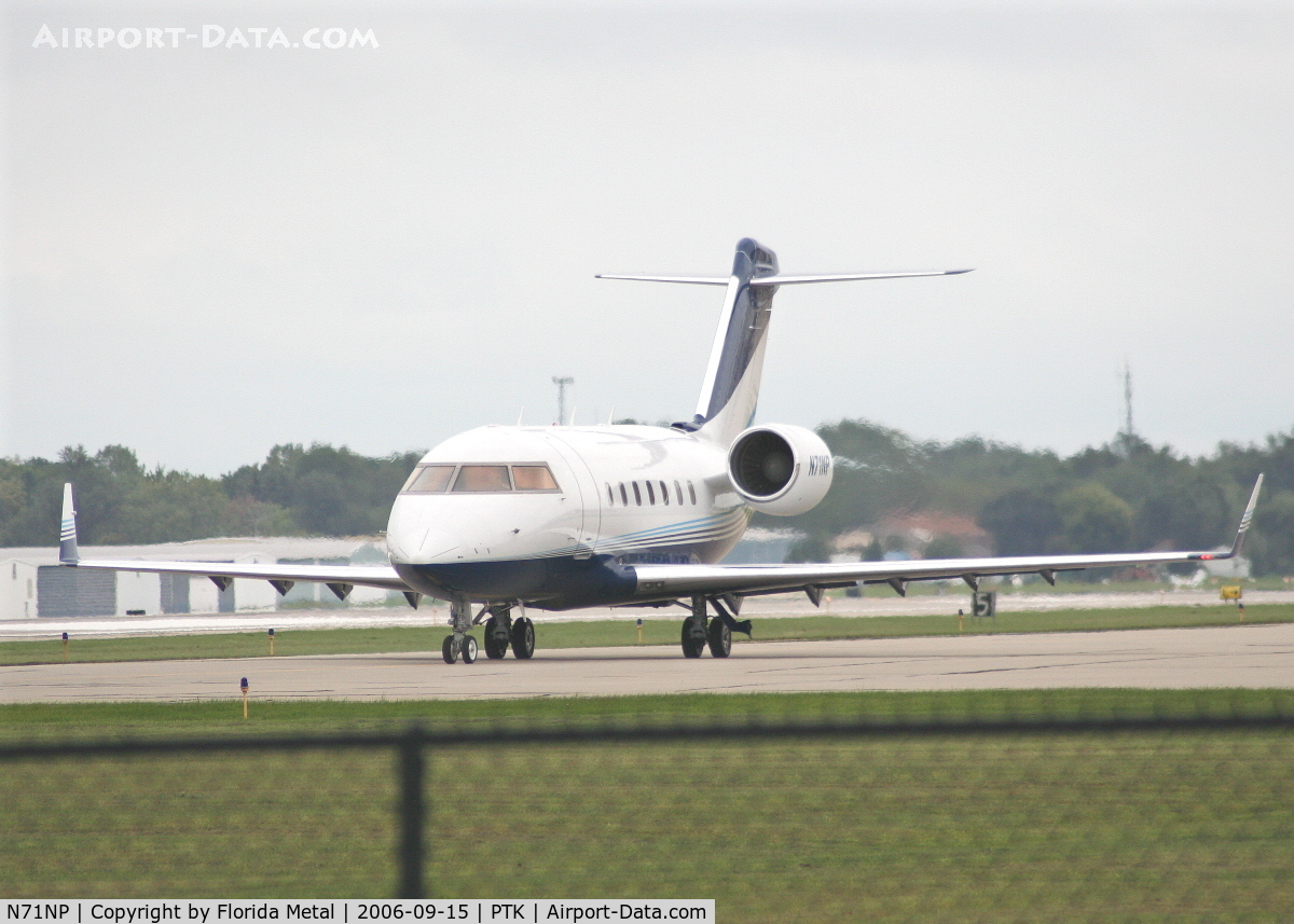 N71NP, 2001 Bombardier Challenger 604 (CL-600-2B16) C/N 5504, Ready to take off