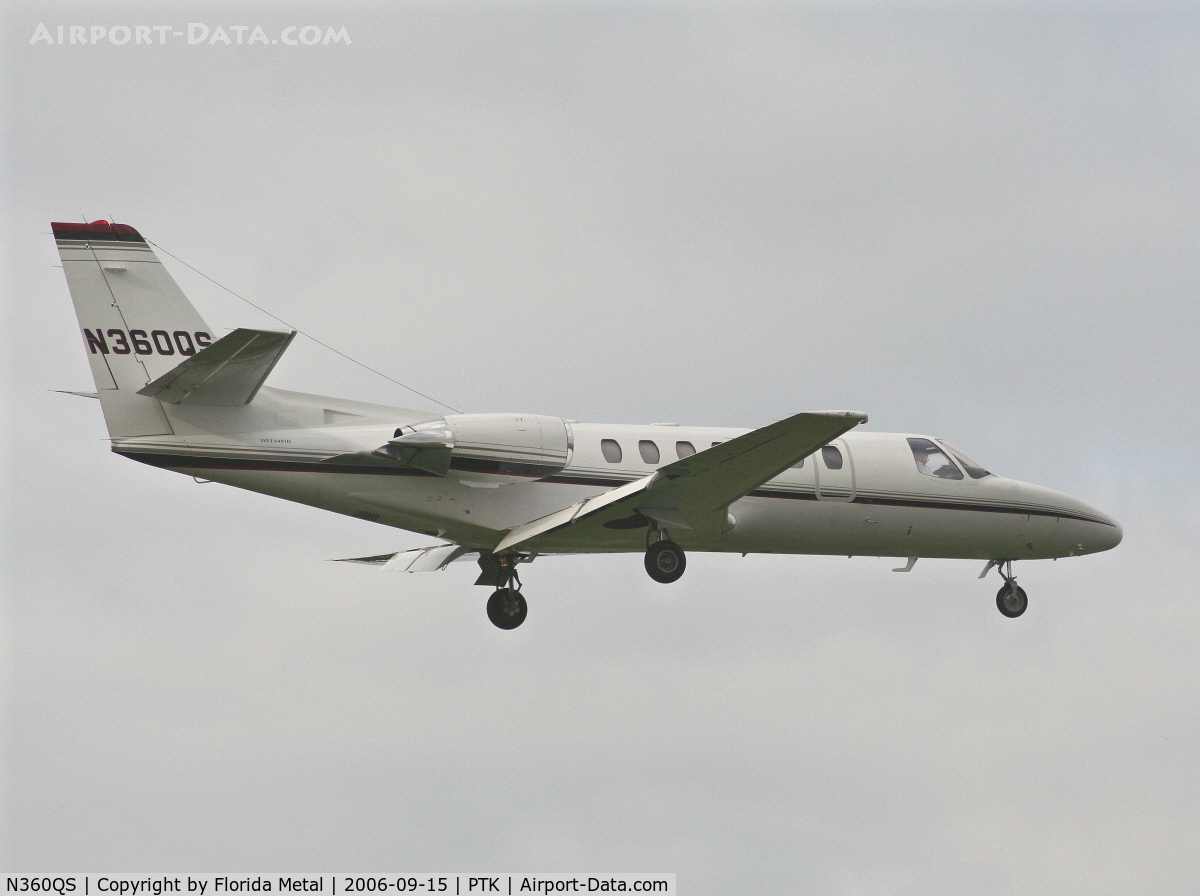 N360QS, 1998 Cessna 560 Citation Ultra C/N 560-0460, landing