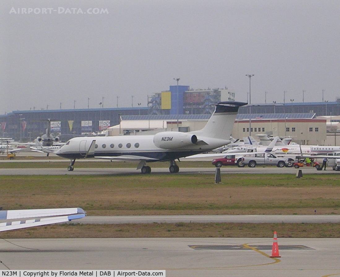 N23M, 1999 Gulfstream Aerospace G-V C/N 579, G-5 at DAB