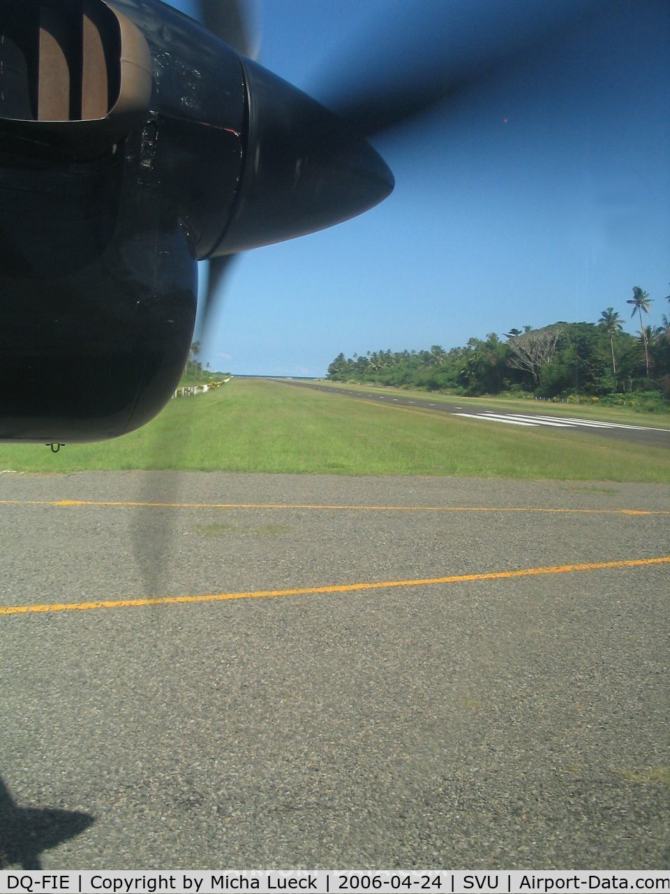 DQ-FIE, 1992 De Havilland Canada DHC-6-300 Twin Otter C/N 660, Turning on the the runway for take off