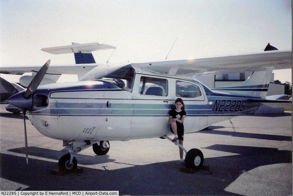 N2228S, 1976 Cessna 210L Centurion C/N 21061173, Aircraft at MCO
