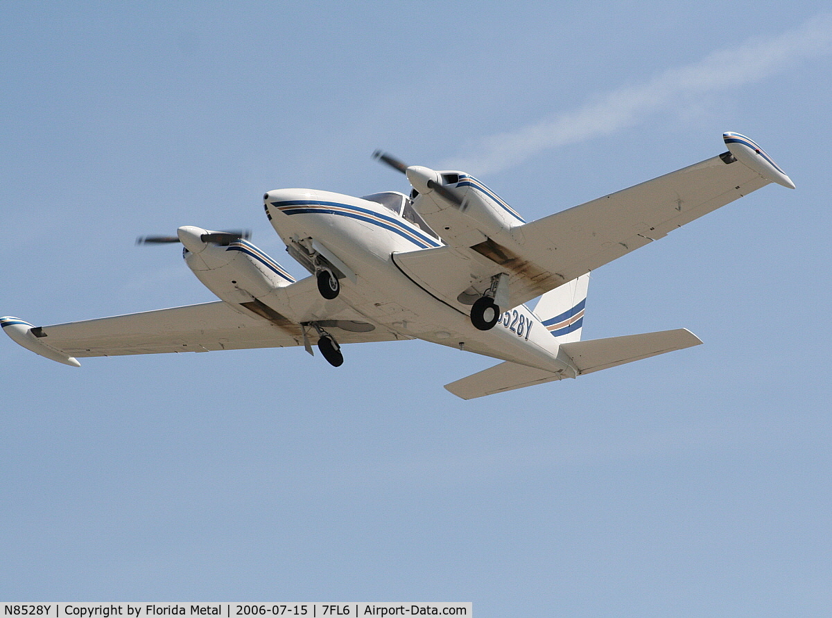 N8528Y, 1968 Piper PA-30 Twin Comanche C/N 30-1689, Spruce Creek