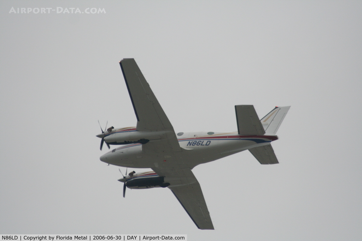 N86LD, 2001 Raytheon Aircraft Company C90A C/N LJ-1631, Take off from Daytona