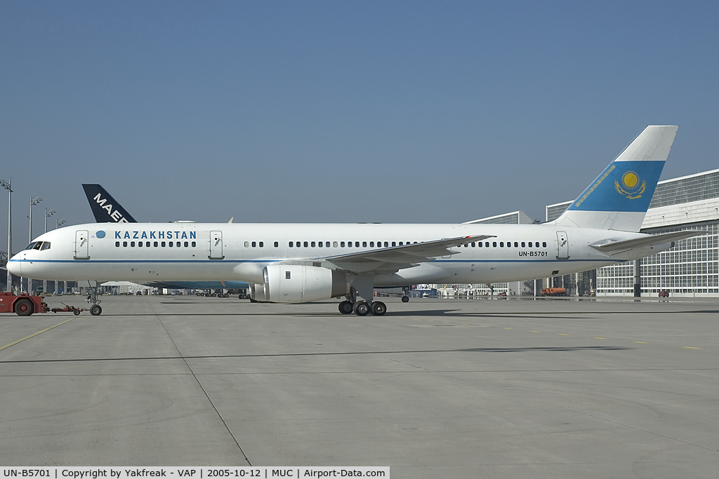 UN-B5701, 1986 Boeing 757-2M6 C/N 23454, Kazakstan Boeing 757-200