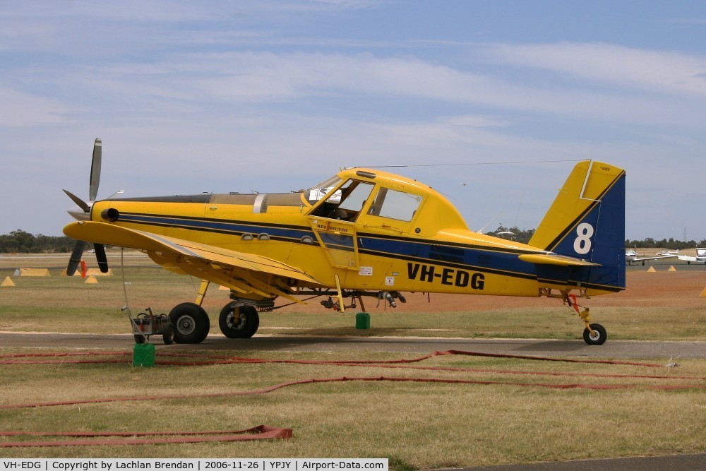 VH-EDG, 2001 Air Tractor Inc AT-802 C/N 802-0105, Air Tractor AT-802 Fire Bomber ready for action.