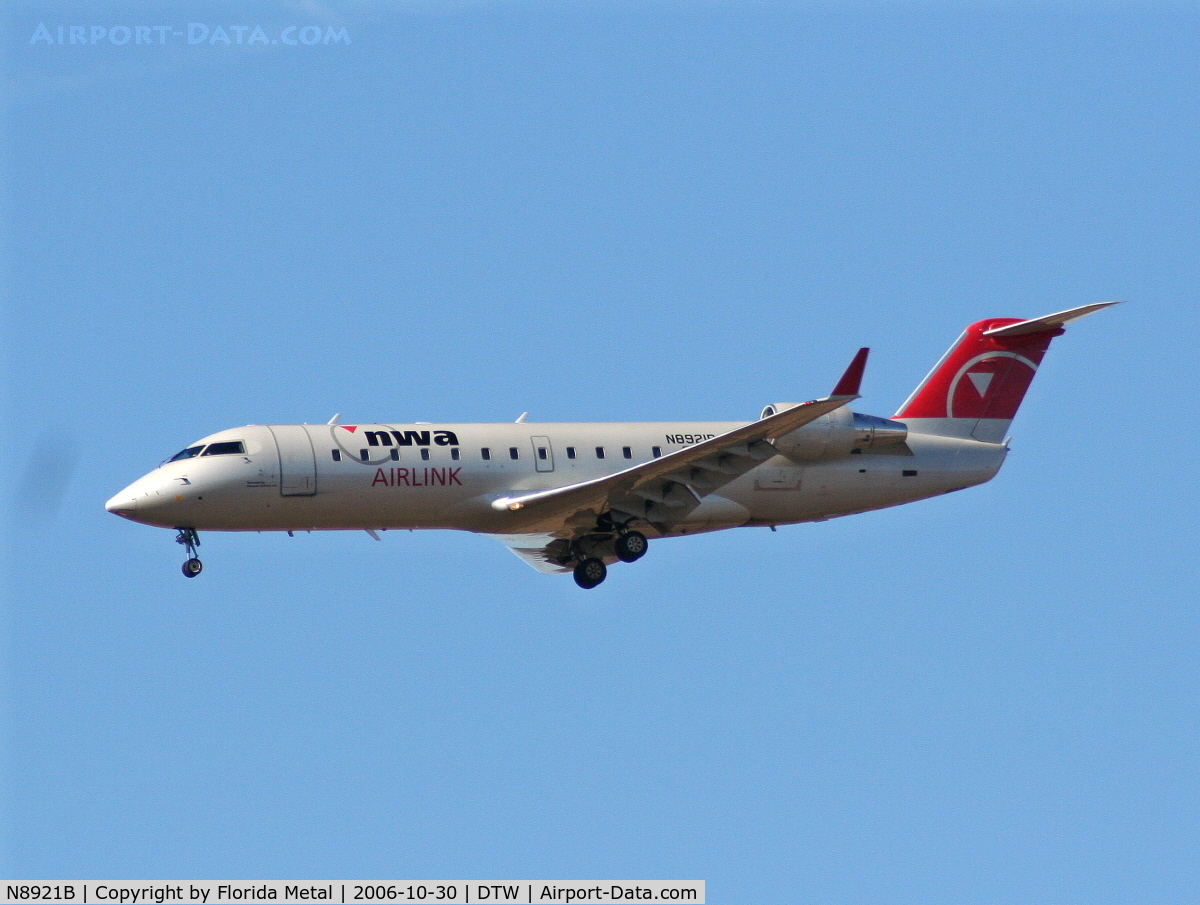 N8921B, 2004 Canadair CRJ-440 (CL-600-2B19) Regional Jet C/N 7921, CRJ