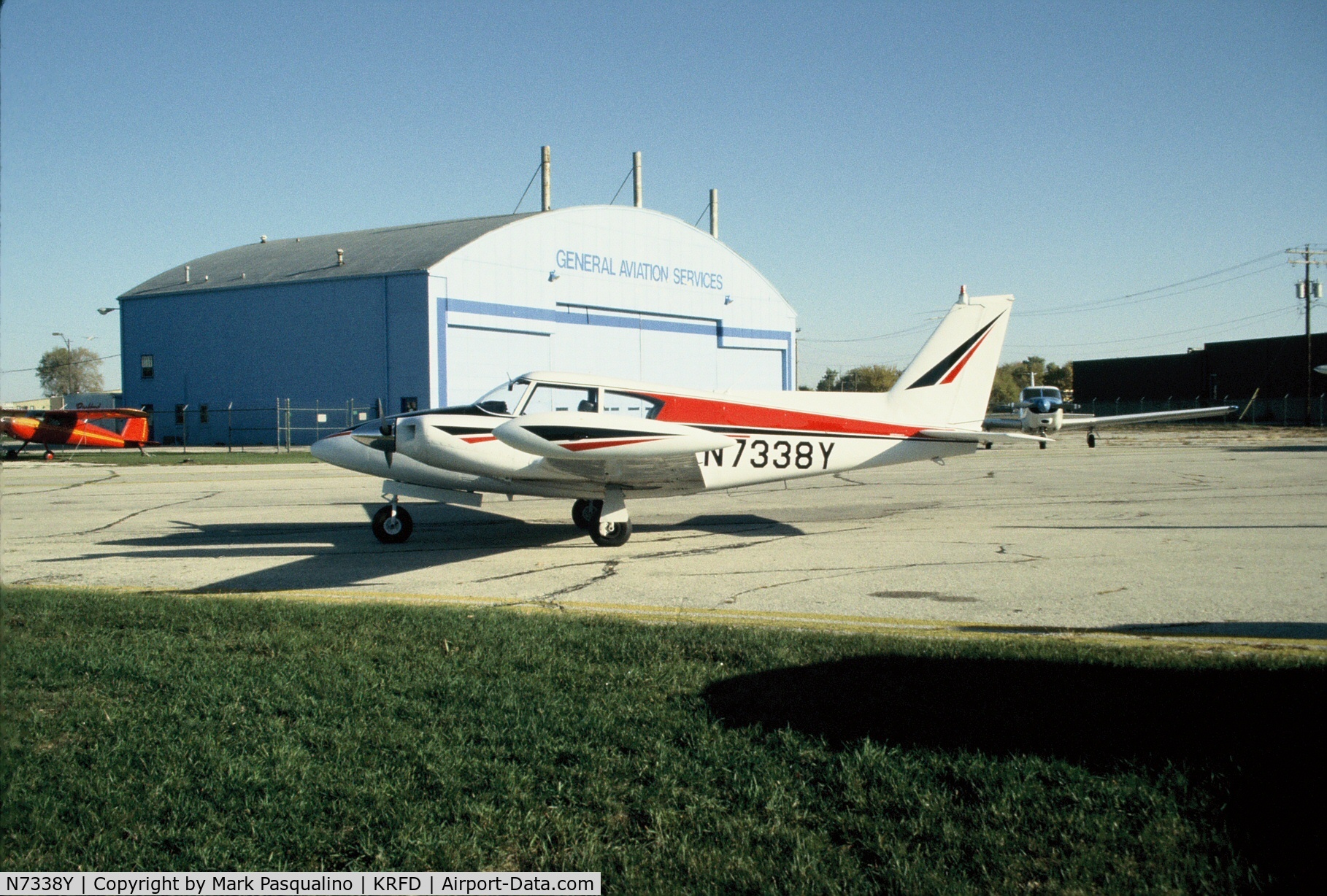 N7338Y, 1964 Piper PA-30 Twin Comanche C/N 30-387, Piper PA-30