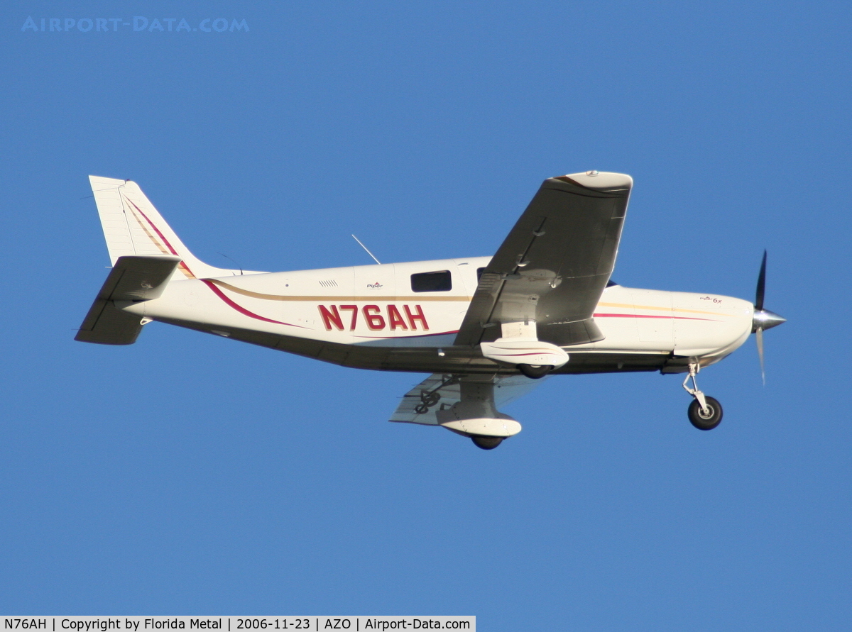 N76AH, 2004 Piper PA-32-301FT Saratoga C/N 3232029, Taking off from AZO