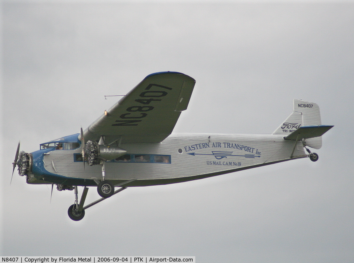 N8407, 1929 Ford 4-AT-E Tri-Motor C/N 69, Landing at Pontiac