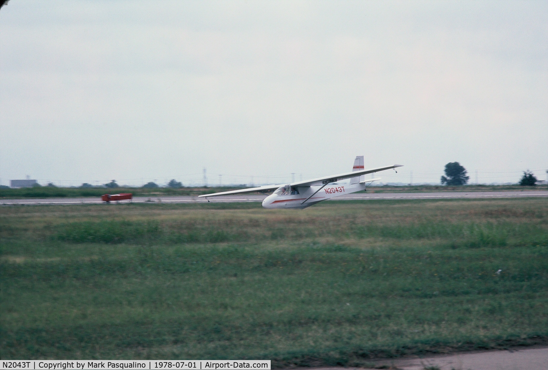 N2043T, 1977 Schweizer SGS 2-33A C/N 473, 2-33A
