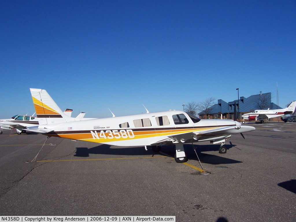 N4358D, 1984 Piper PA-32R-301 C/N 32R-8413015, On the line