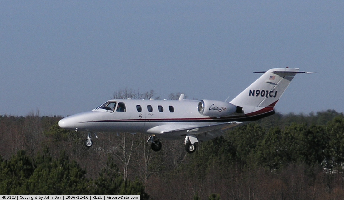 N901CJ, 1998 Cessna 525 CitationJet C/N 525-0278, Landing