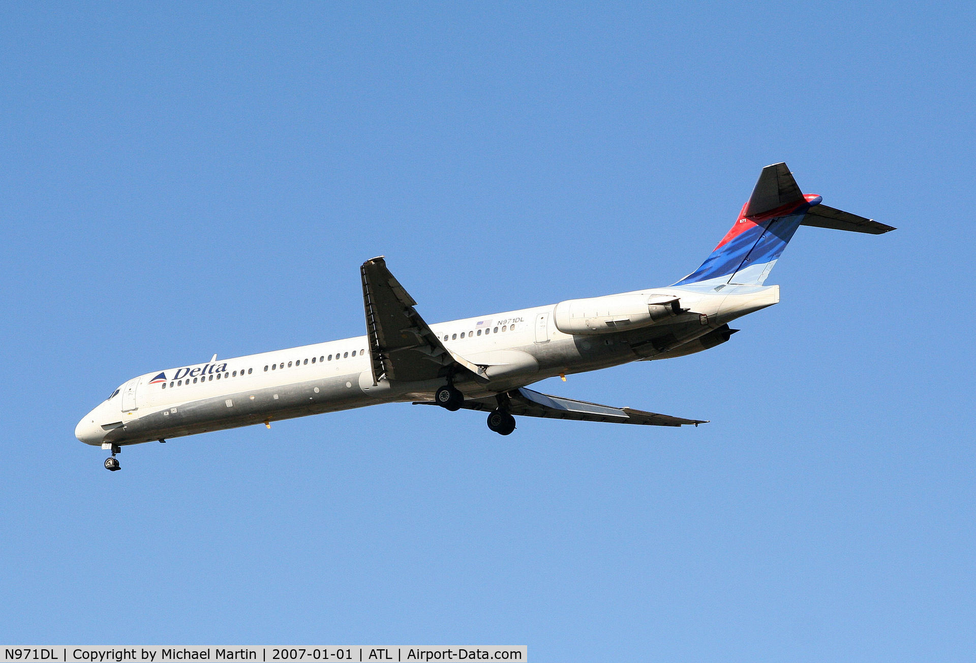 N971DL, 1991 McDonnell Douglas MD-88 C/N 53214, Over the numbers of 26L