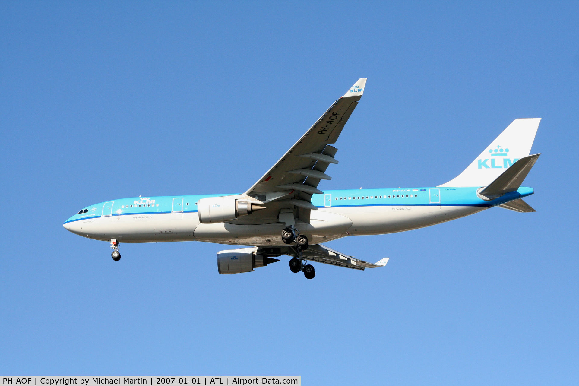 PH-AOF, 2006 Airbus A330-203 C/N 801, On final for Runway 26L